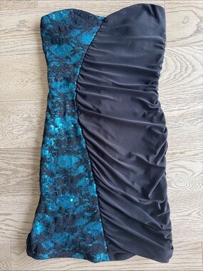 PAPAYA Black Strapless dress with blue sequins - Small